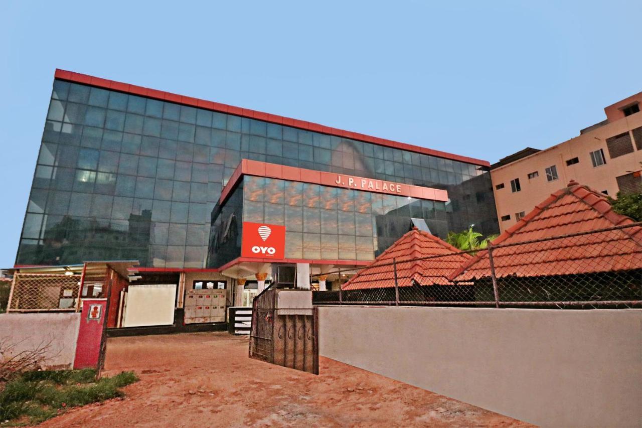 Oyo J P Palace Hotel Dod Ballāpur Екстериор снимка